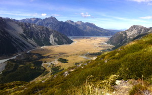 Op 1250 meter hoogte zie je beneden de campsite liggen op 760 meter...