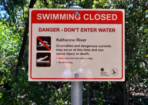 Een gewaarschuwd mens telt voor twee.