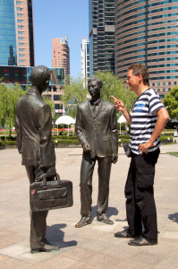 Even een zakelijk onderonsje tijdens de lunchpauze in het Century Park...